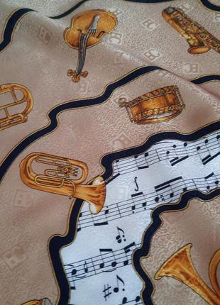 Брендовый шёлковый платок с музыкальными инструментами10 фото