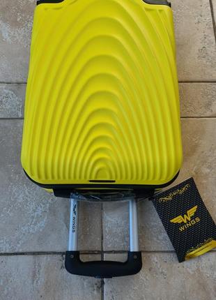 Прочный надежный чемодан wings 304 poland 🇵🇱  желтый6 фото