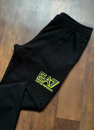 Спортивные штаны emporio armani ea7 оригинал размер xs s чёрные спортивки2 фото