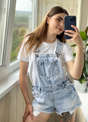 Блакитний джинсовий комбінезон із шортами ромпер 1+1=3