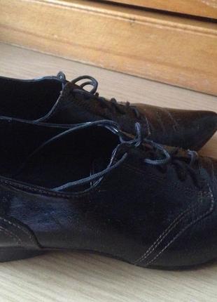 Шкіряні туфлі нові