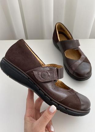 Качественные классические туфельки clarks