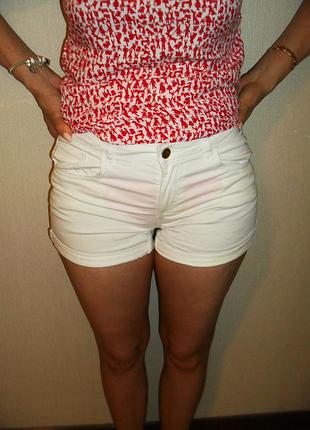 Шорти білі