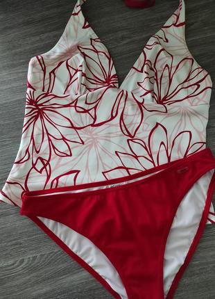 Яркий купальник танкини