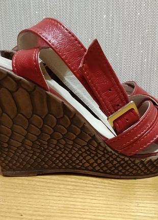 Шкіряні босоніжки