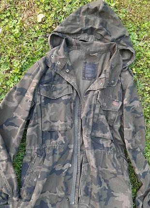 Жіноча маскувальна куртка produkt.