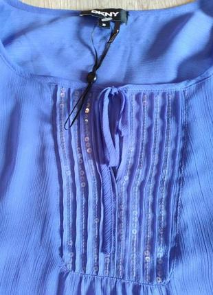 Шифоновая блуза dkny с паетками,  завязка на горловине. размер xs. 100 % polyester3 фото