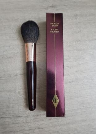 Кисть для румян charlotte tilbury bronzer brush