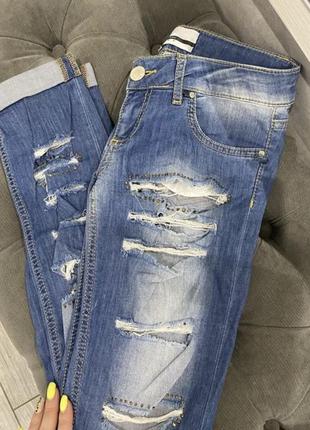 Рваные джинсы6 фото