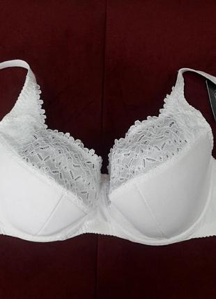 Бюстик acousma