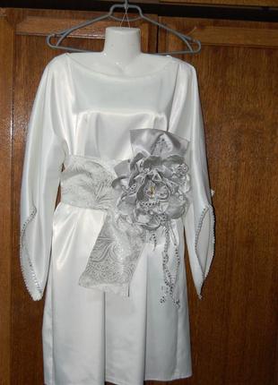 Платье белоснежное нарядное2 фото