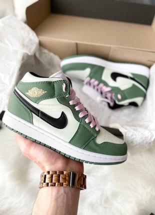 Женские кроссовки nike air jordan 1 retro mid ‘dutch green’ 37-398 фото