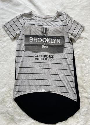 Чорна футболка bershka brooklyn