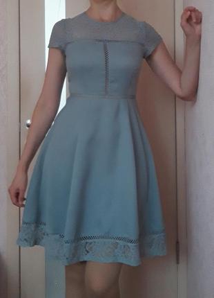 Платье голубое с кружевом и мережкой