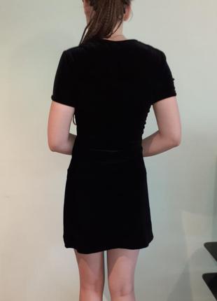Маленькое черное велюровое платье2 фото