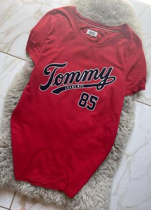 Футболкa tommy jeans logo