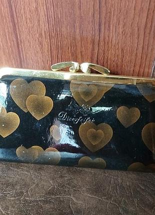 Лакований гаманець