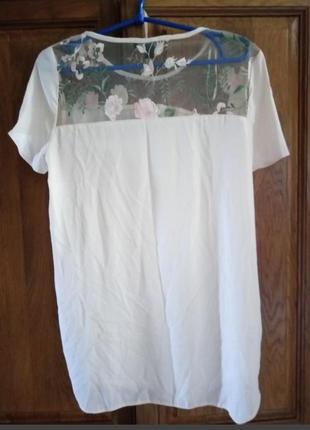 Нюдовая удлиненная крепдешиновая футболка блуза с вышивкой на сетке3 фото