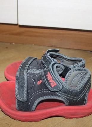 Оригінальні босоніжки , teva