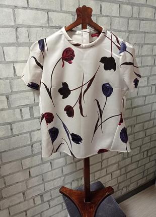 Атласная блуза в минималистичном стиле