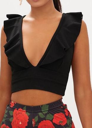 Чорний кроп топ коротка майка з рюшами вирізом декольте ошатна верх купальника
