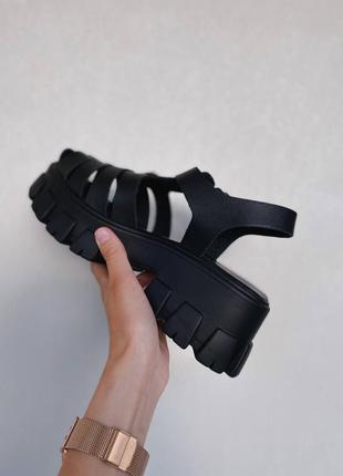 Prada Boys platform sandals black жіночі босоніжки прада чорні9 фото