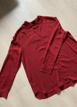 Бордовая рубашка блуза и терракотовая классическая рубашка
