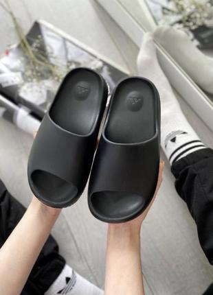 Шльопанці adidas yeezy slide