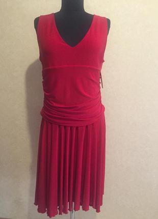 Нарядное красное стильное платье. польша. размер л