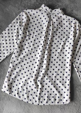 Блузка с сердечками