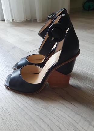 Кожаные босоножки lottini3 фото