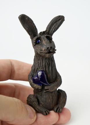 Статуэтка кролика 2023 года фигурка кролика черного2 фото