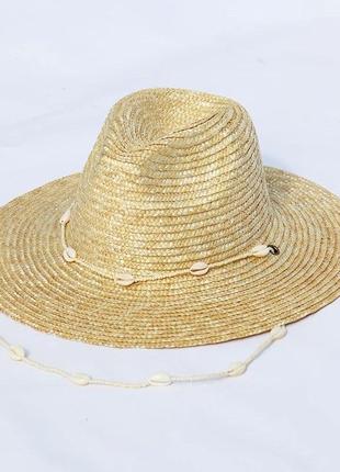 Шляпа соломенная федора с цепочкой женская с ракушками бежевая модная стильная капелюх солом’яний жіночий6 фото