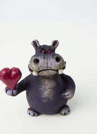 Фигурка бегемота с сердцем hippopotamus handmade фігурка бегемотика