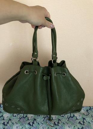 Кожаная сумка итальянского бренда furla.