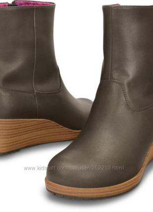 Жіночі демісезонні черевики crocs, w7 устілка 23.5 см, 241 фото