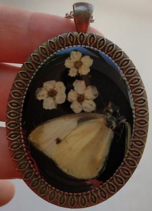 Кулон метелик в епоксидній смолі, сухі квіти в смолі, чокер метелик5 фото