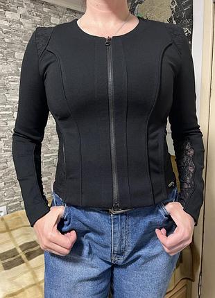 Sexy джемпер від guess