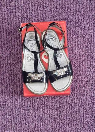 Босоніжки дитячі