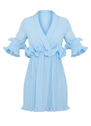 Шикарне ошатне літнє плаття небесного блакитного кольору плісировка плісе волани prettylittlething plt5 фото