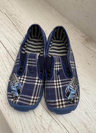 Тапочки кеді в садок