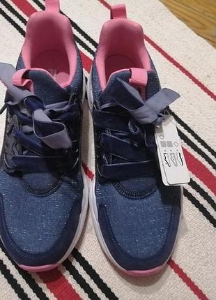 Новые кроссовки  fila 39 р. на девочку