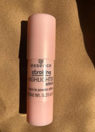 Essence strobing highligher stick3 фото