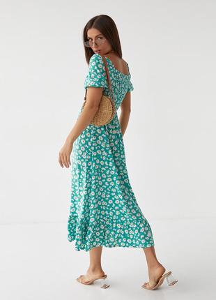 Женское длинное изумрудное платье с эластичной талией и воланом2 фото