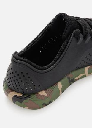 Мужские черные кроссовки crocs literide printed camo pacer black/multi2 фото