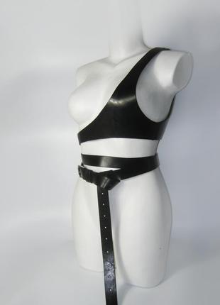 Асимметричный топ портупея с длинным ремнем, премиум кожа,минимализм . ручная работа .