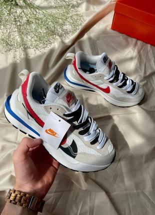 Кросівки жіночі nike vaporwaffle x sacai white red7 фото