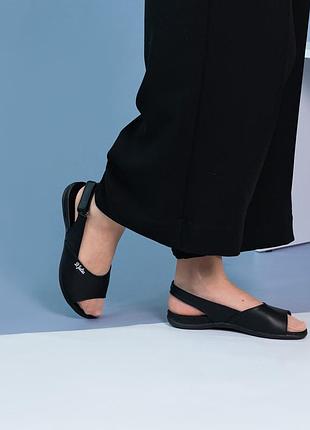 Кожані босоножки без каблука