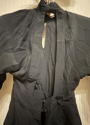 Черная шелковая блуза с открытой спиной от warehouse оригинал4 фото