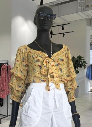 Романтична блуза з бантом в квіточку